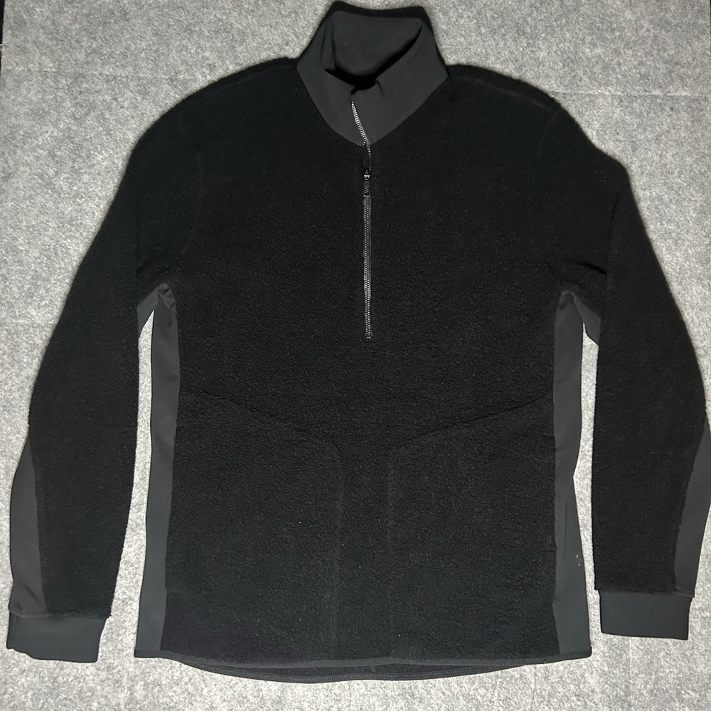 Lululemon Men's Large Tundra Trek 1/2 Zip Fleece Black Longsleeve